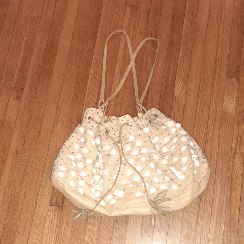 Moyna seashells hand bag